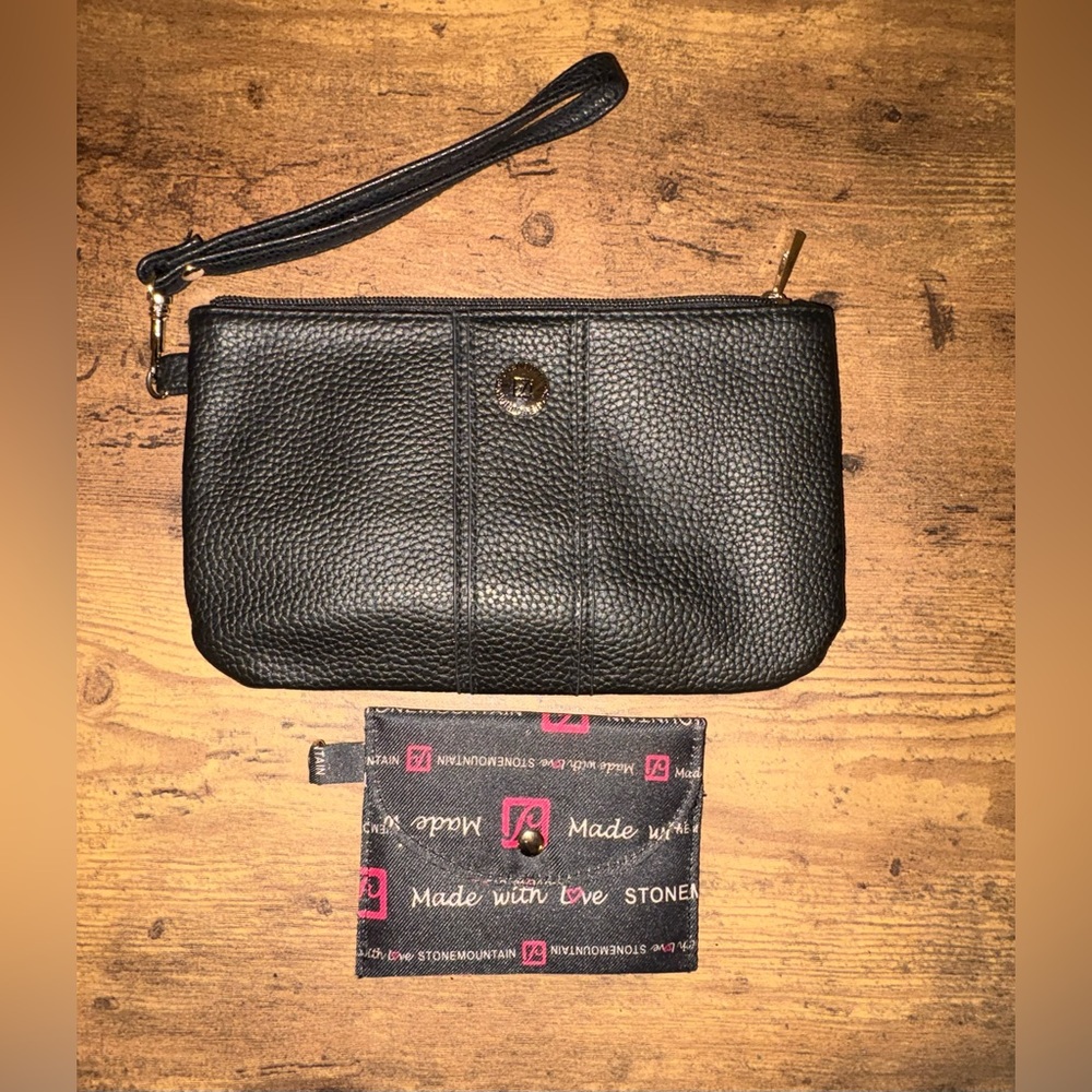 NWOT Stone Mountain Black Wristlet with Matching Attachable Coin Purse